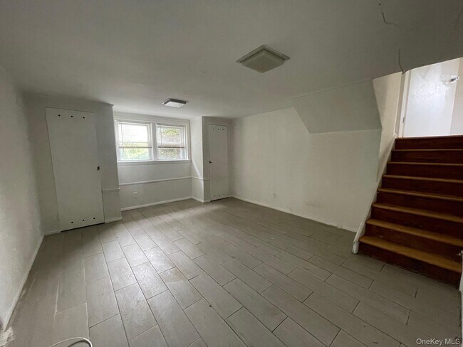 Building Photo - 66 Laron Dr
