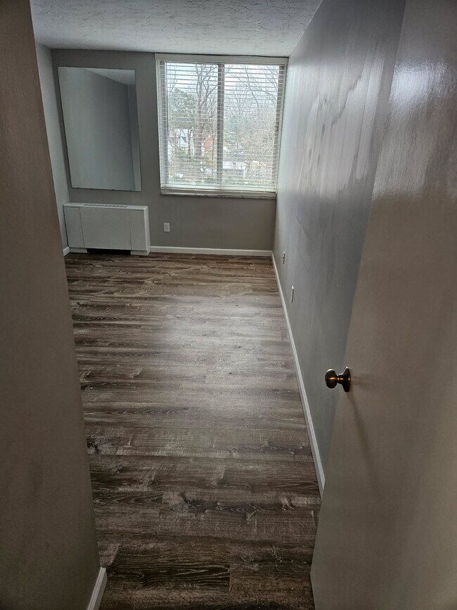 Building Photo - 12900 Lake Ave