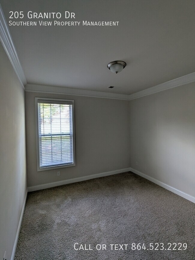 Building Photo - 205 Granito Dr