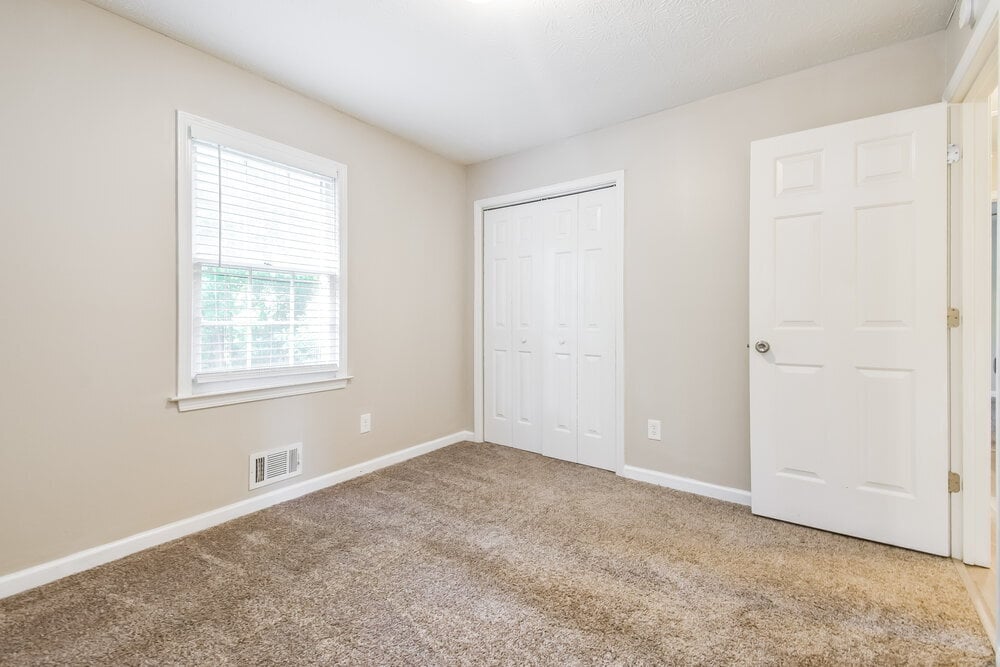 Building Photo - 217 Landing Dr