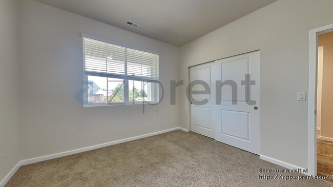 Building Photo - 19310 19th Ave Ct E