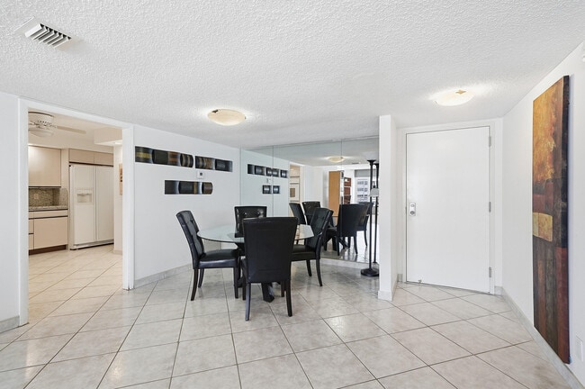 Building Photo - 3900 Galt Ocean Dr