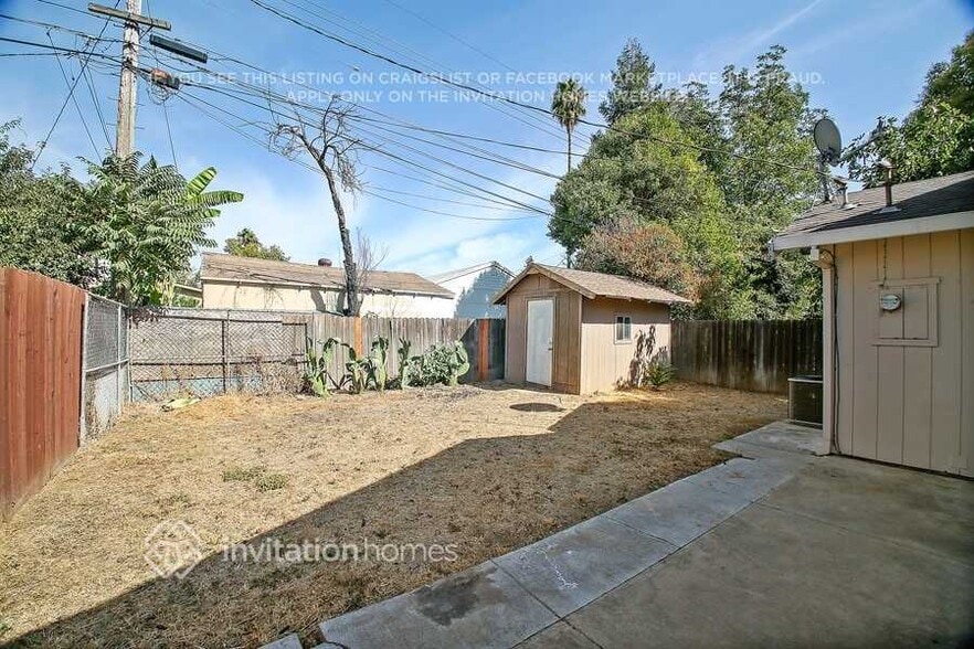 Building Photo - 3725 17th Ave