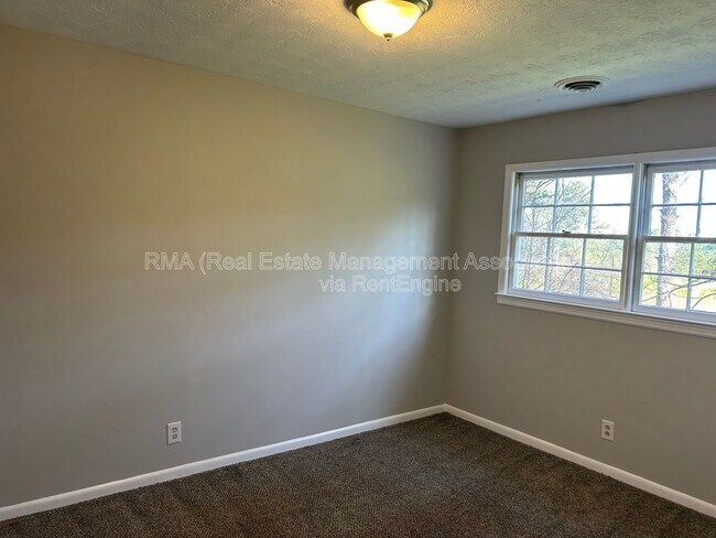 Building Photo - 1532 Meriwether St