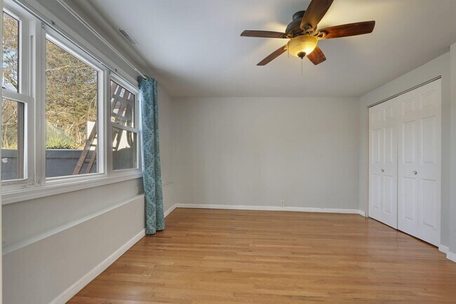 Building Photo - 1342 Lucille Ave