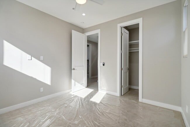 Building Photo - 2942 Copley Ave