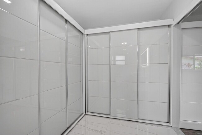 Building Photo - 14624 Country Side Ln