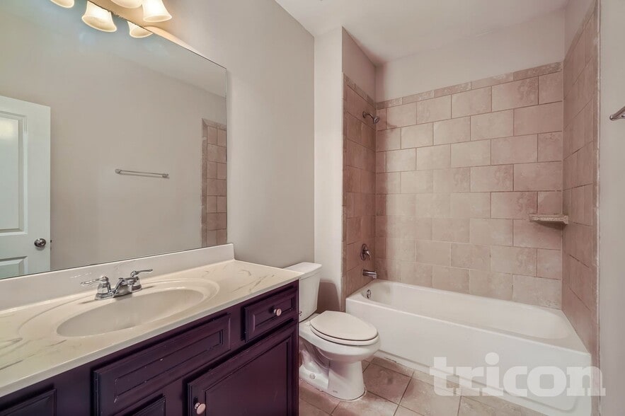 Building Photo - 8000 Hillside Climb Wy