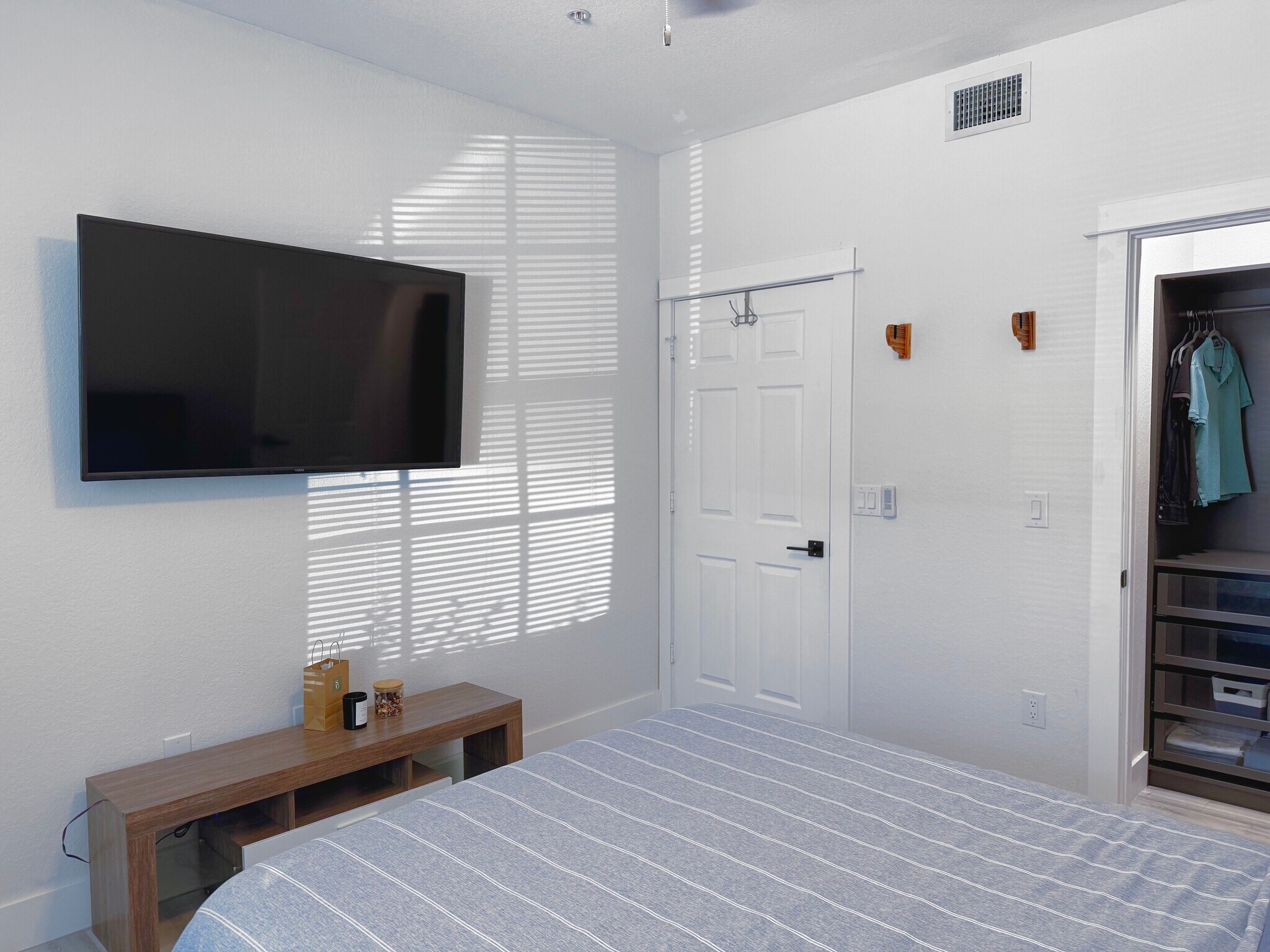 Second Bedroom - 10075 Gate Pky N