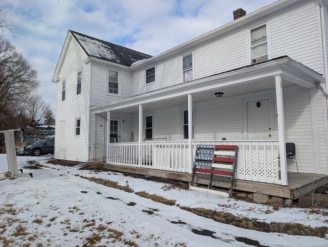 Building Photo - 86 Main St