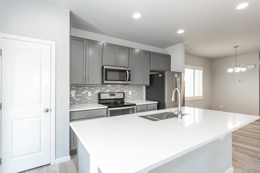 Building Photo - 3401 Evening Pl