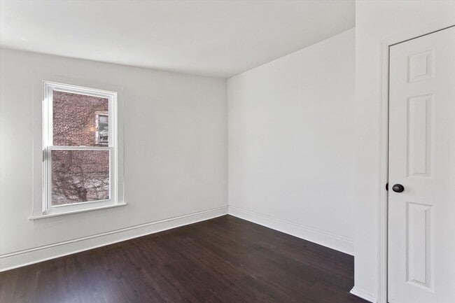 Building Photo - Spacious 4 Bedroom Home for Rent in York, PA!