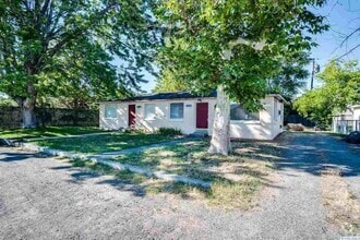 Building Photo - Cute and Cozy Updated Duplex in Kennewick ...