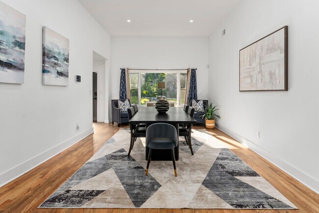 Building Photo - 2874 Grand Ave SW