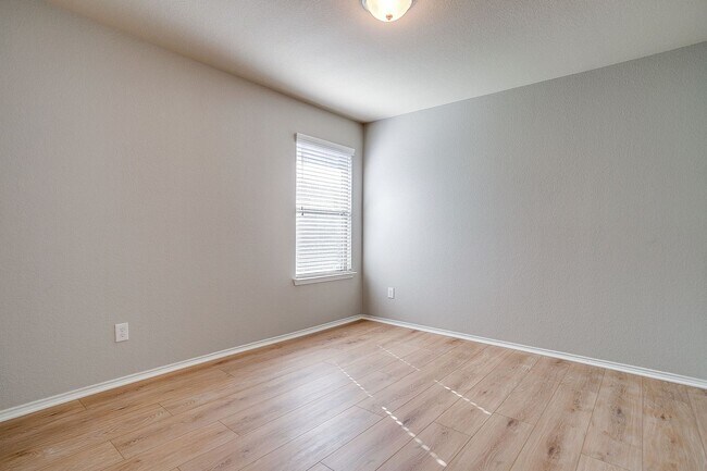 Building Photo - Beautiful Home in Gated Hidden Cove- Frisco 75036