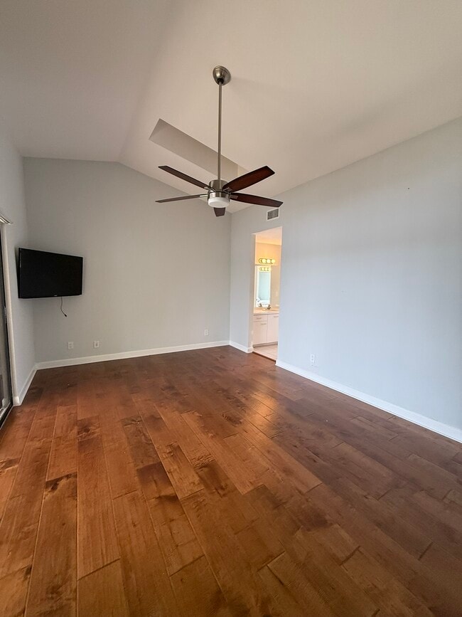 Building Photo - 1070 Sanibel Ct