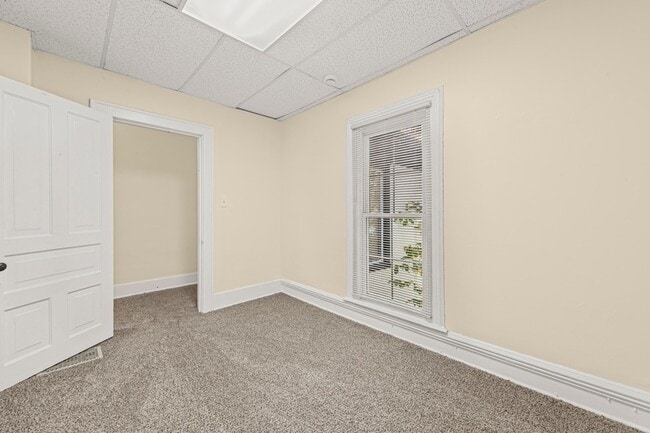 Building Photo - 1017 N Holbrook St