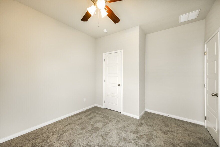 Building Photo - 512 Shelton Pass