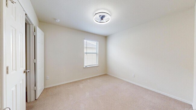 Building Photo - 344 Autumn Rouge