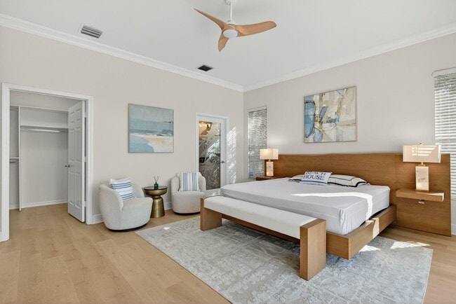 Building Photo - 513 S Riverside Dr