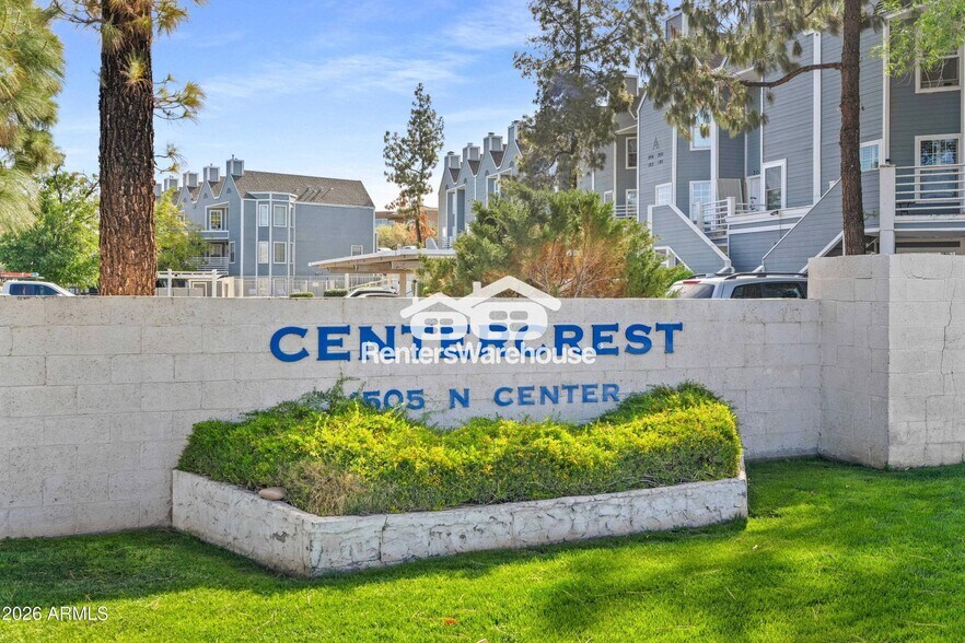 Building Photo - 1505 N Center St