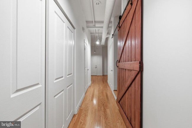 Building Photo - 1205 N Garfield St