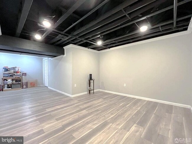 Building Photo - 100 Forest Dr