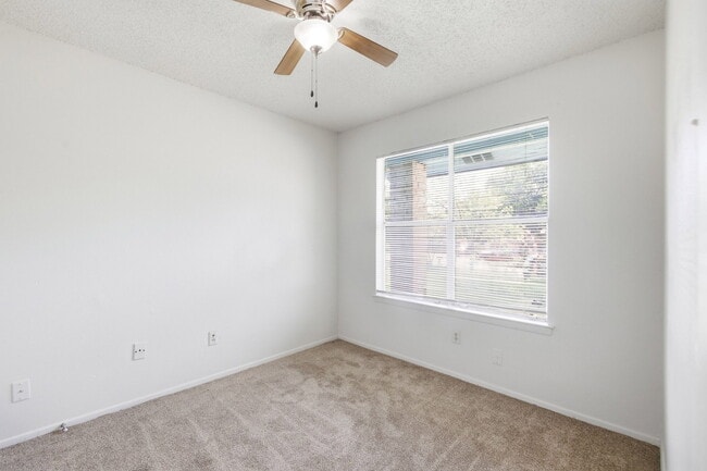 Building Photo - 12805 Tomanet Trail