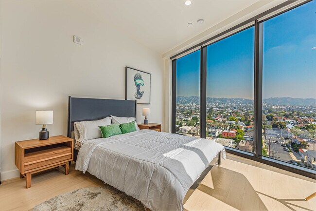 Building Photo - 6401 Wilshire Blvd