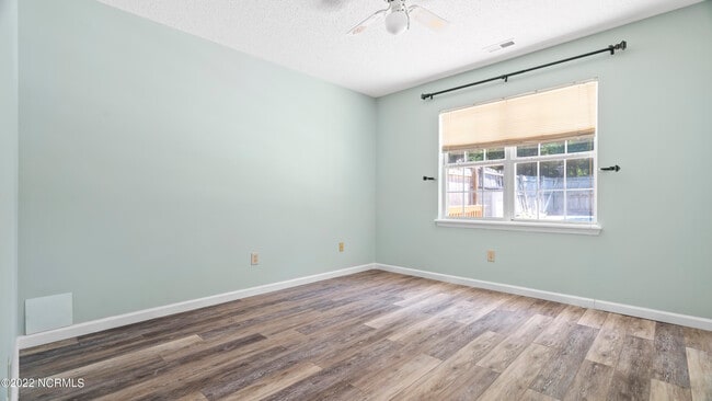 Building Photo - 220 Audubon Dr