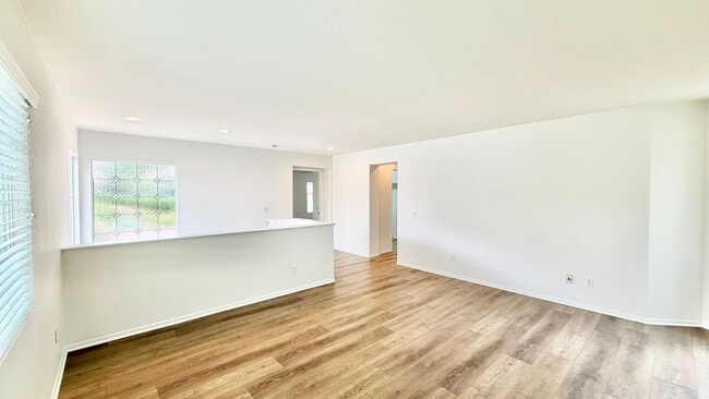 Building Photo - Beautifully Maintained & Spacious Two-Story Home in the Privately-gated Belleza Community of San ...