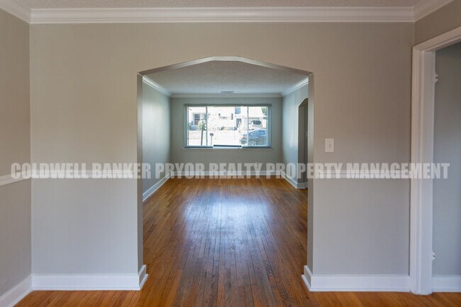 Building Photo - 128 S St Marks Ave