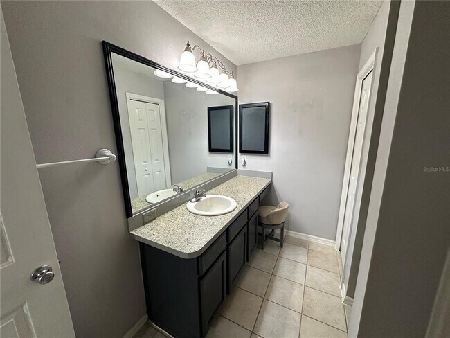 Building Photo - 104 Cherry Blossom Ln