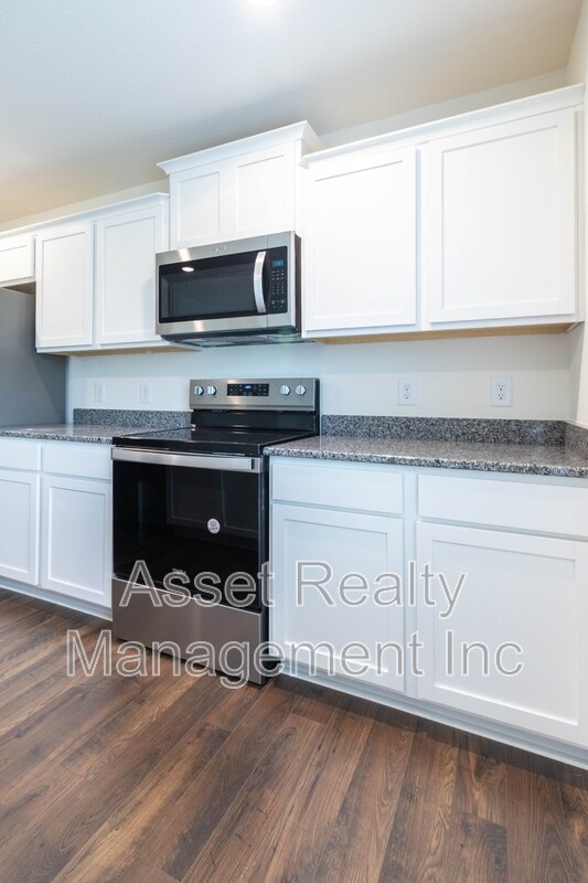 Building Photo - 2076 Southwood Cir