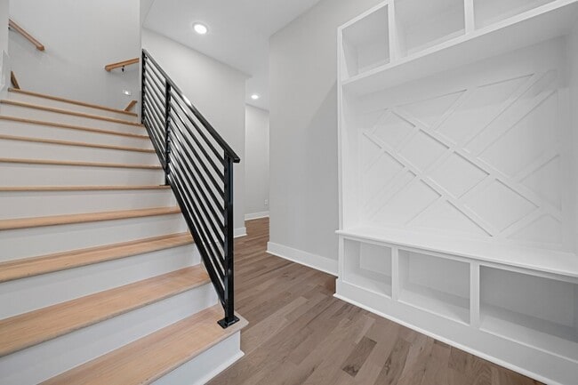 Building Photo - 1201 Stainback Ave