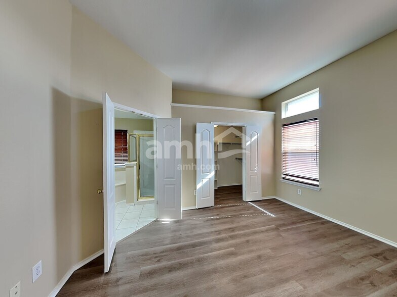 Building Photo - 9132 Tyne Trail