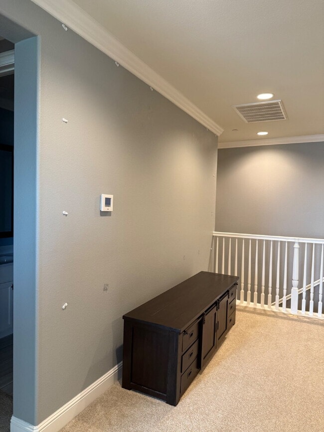 Building Photo - Gorgeous 3 Bed, 2.5 Bath Condo in Perfect ...