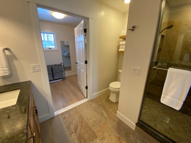 Building Photo - 2048 Marina Ct