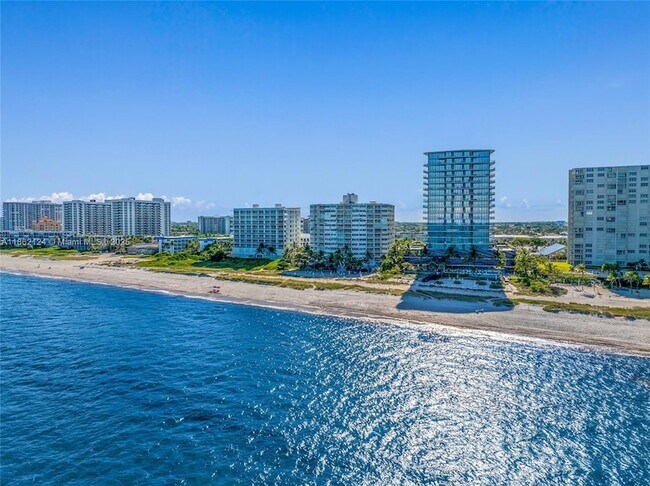 Building Photo - 704 N Ocean Blvd