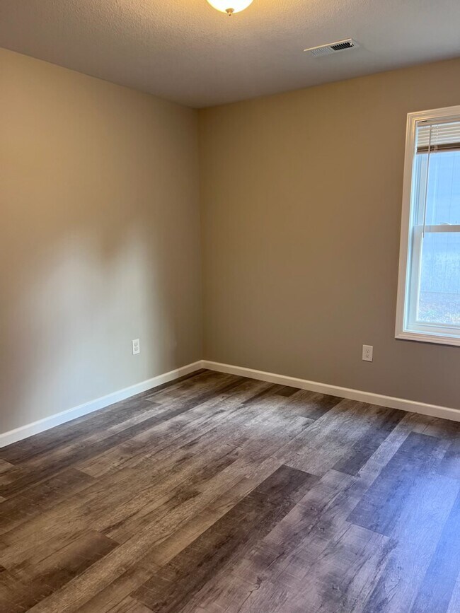 Bedroom 3 - 2081 SW Buchanan St