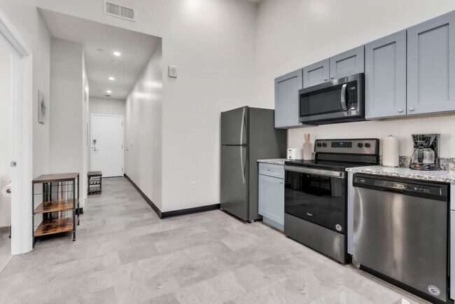 Building Photo - 800 Penn Ave