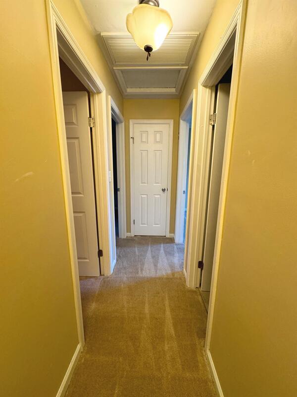Building Photo - 1363 Battleford Dr