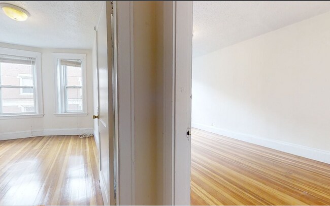 Building Photo - 431 Cambridge St