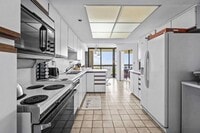 Building Photo - 1900 Consulate Pl