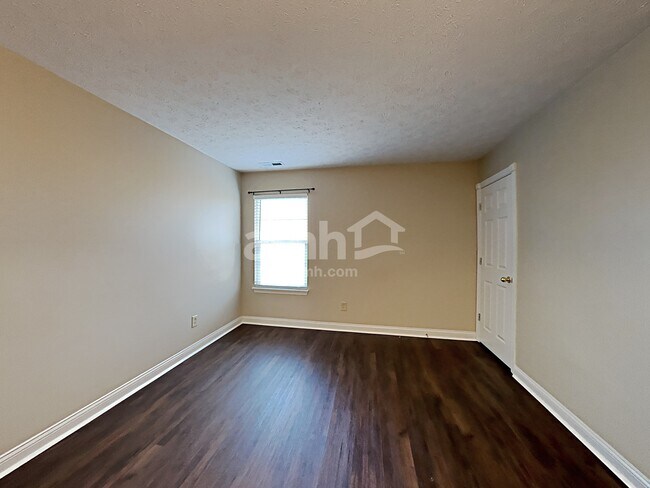 Building Photo - 1125 Turfway Dr
