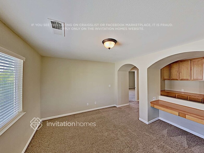 Building Photo - 1279 Regent Cir
