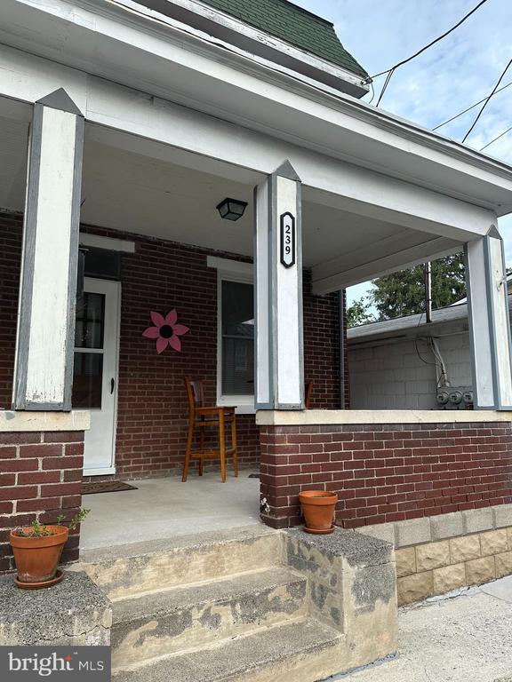 Building Photo - 239 N Stratton St