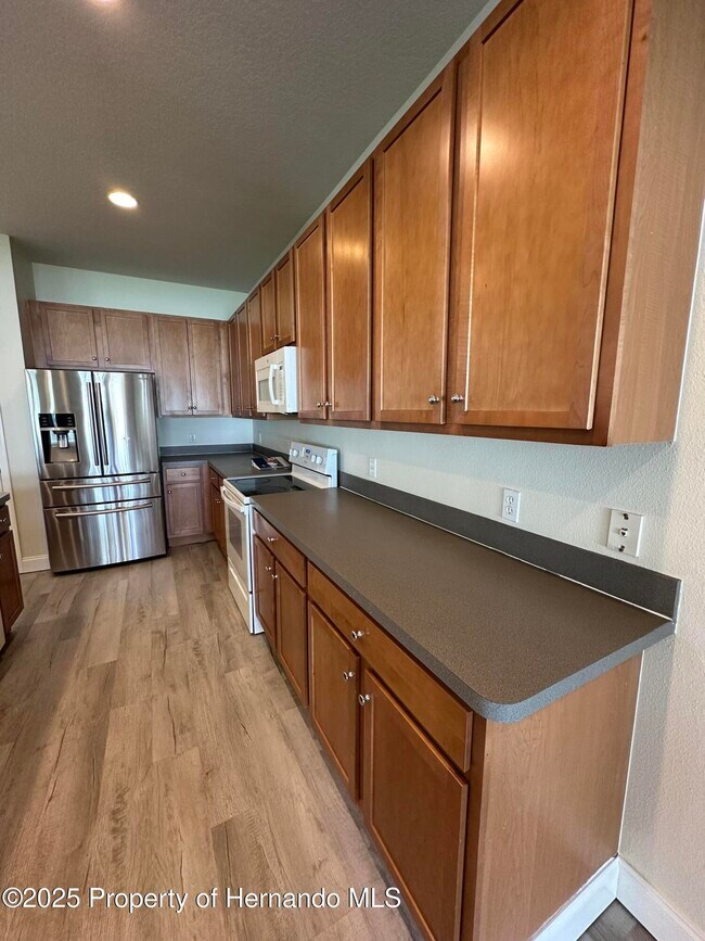 Building Photo - 14227 Wake Robin Dr