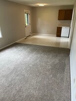Building Photo - 513 Elm Ave