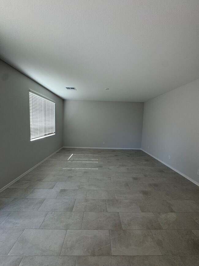 Building Photo - 16510 W Whispering Wind Dr